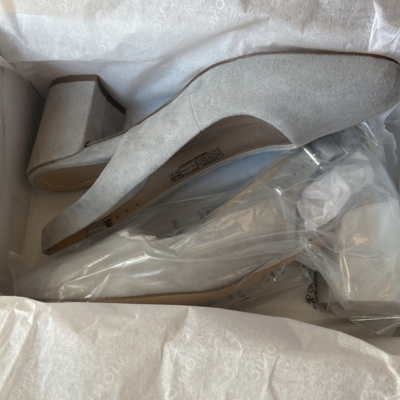 Vionic dove gray suede pumps NEW - Picture 4 of 4